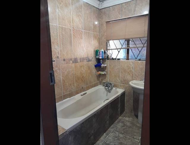 3 BEDROOM HOUSE FOR SALE IN SOSHANGUVE EAST